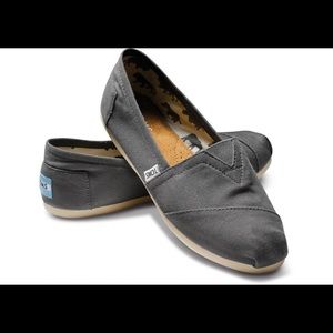 NWT Toms Classic Slip Ons in Gray